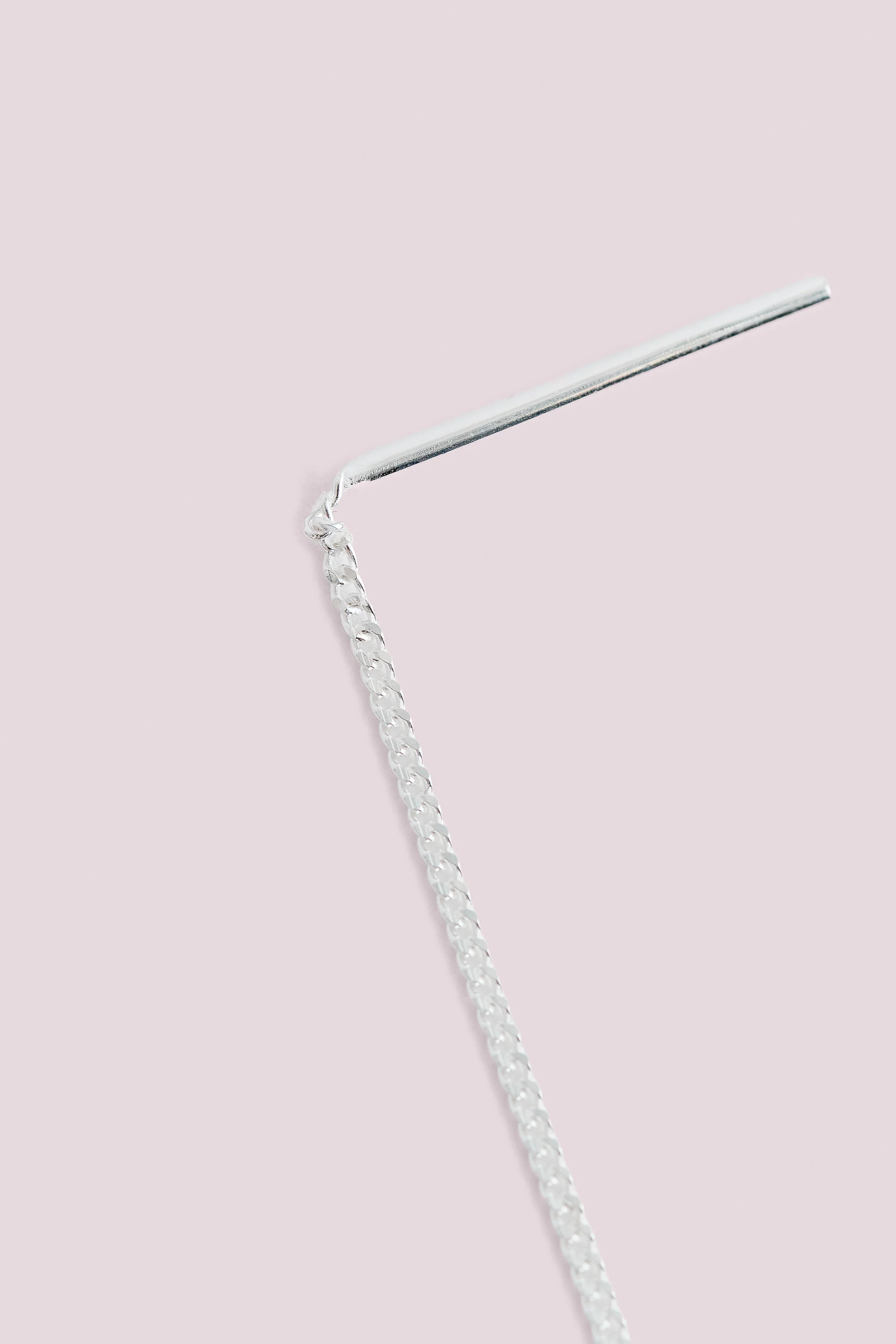 BAR CHAIN EARRING - Image 4