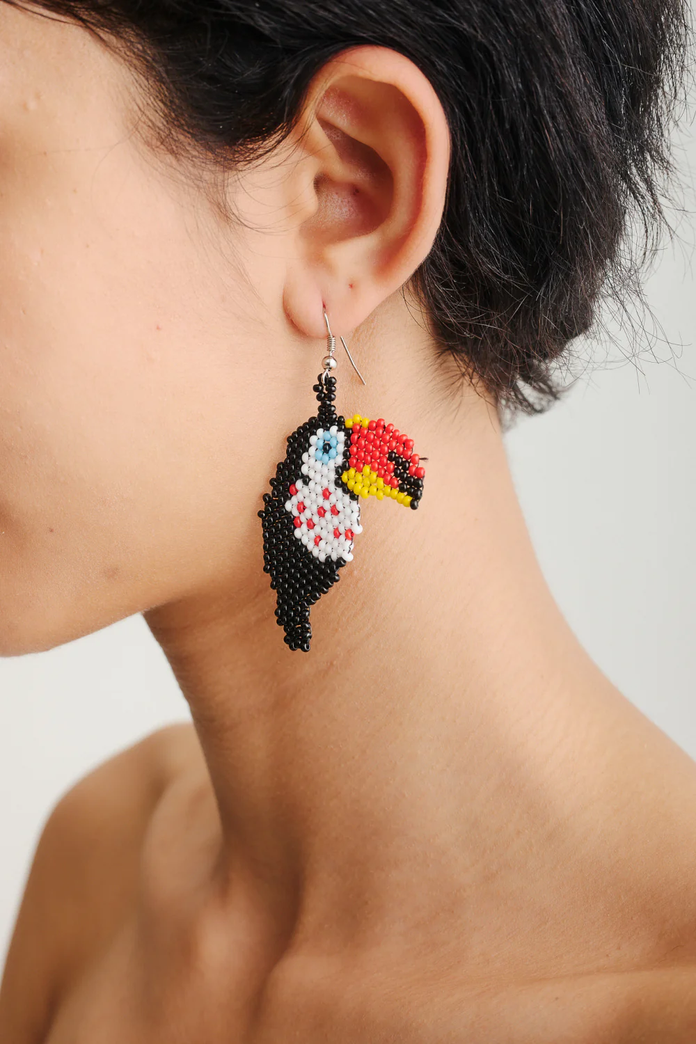 EMBERA TUCAN EARRINGS - Image 2
