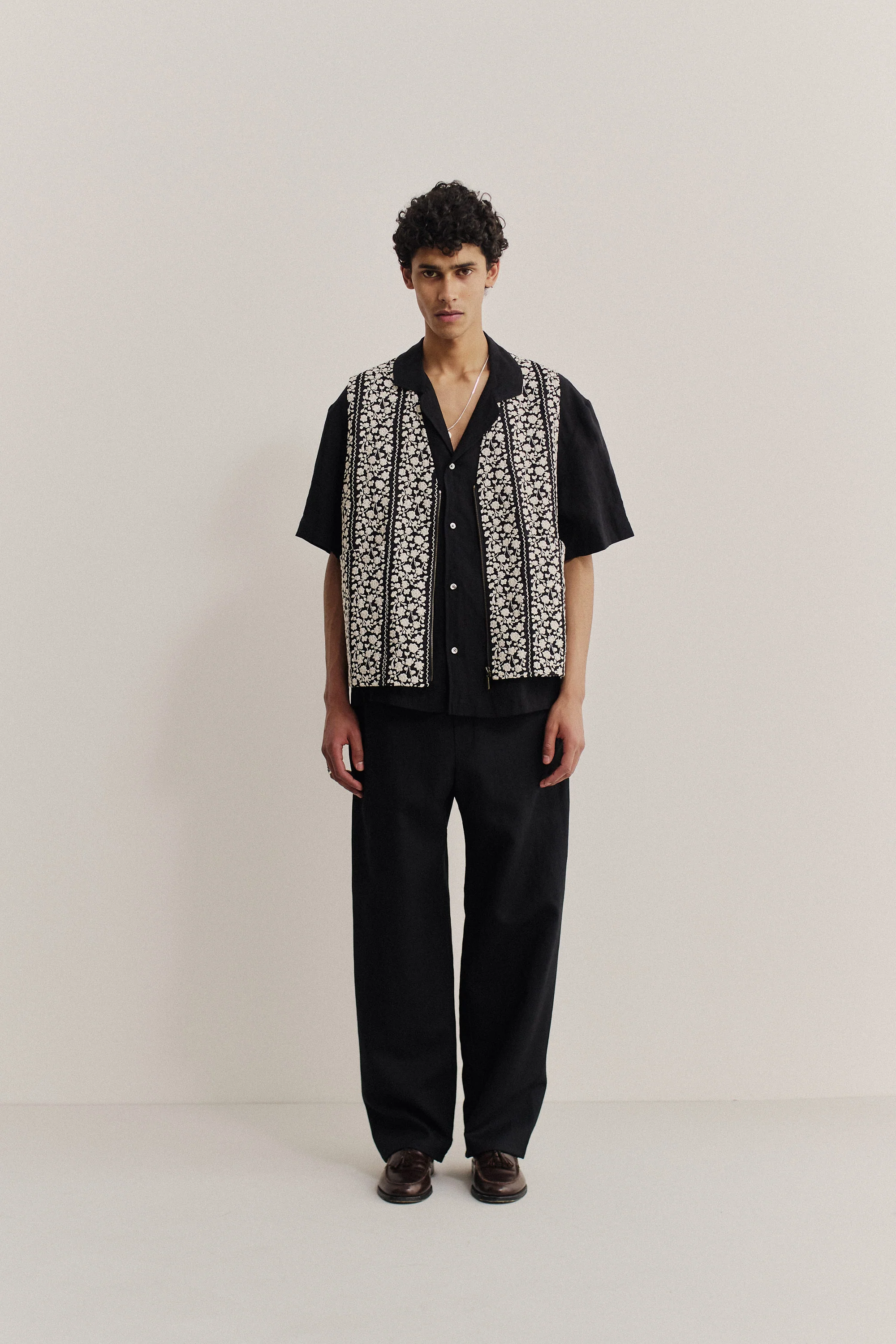 KALIRO ZIP VEST - Image 2