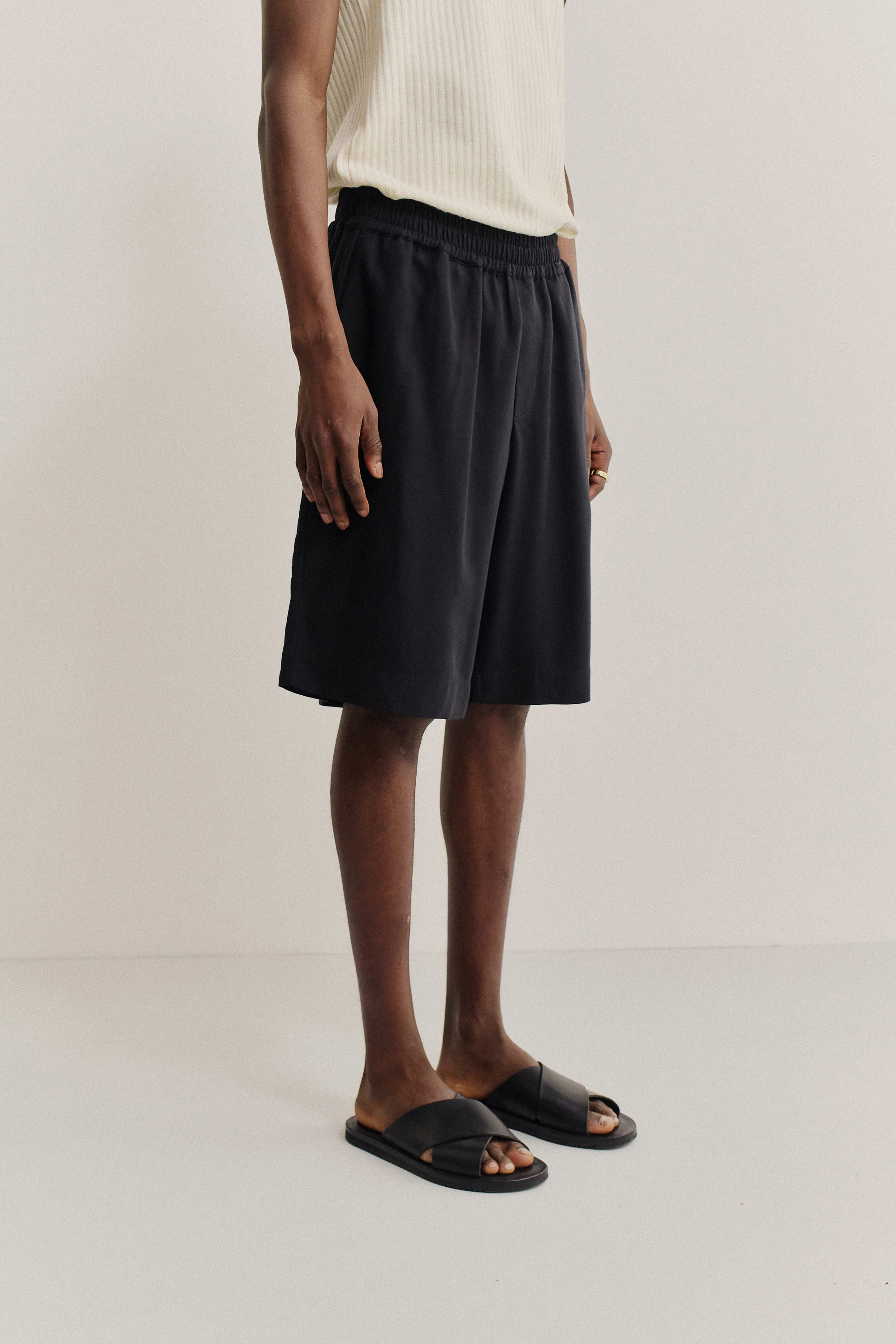 SALEH SHORTS - Image 4