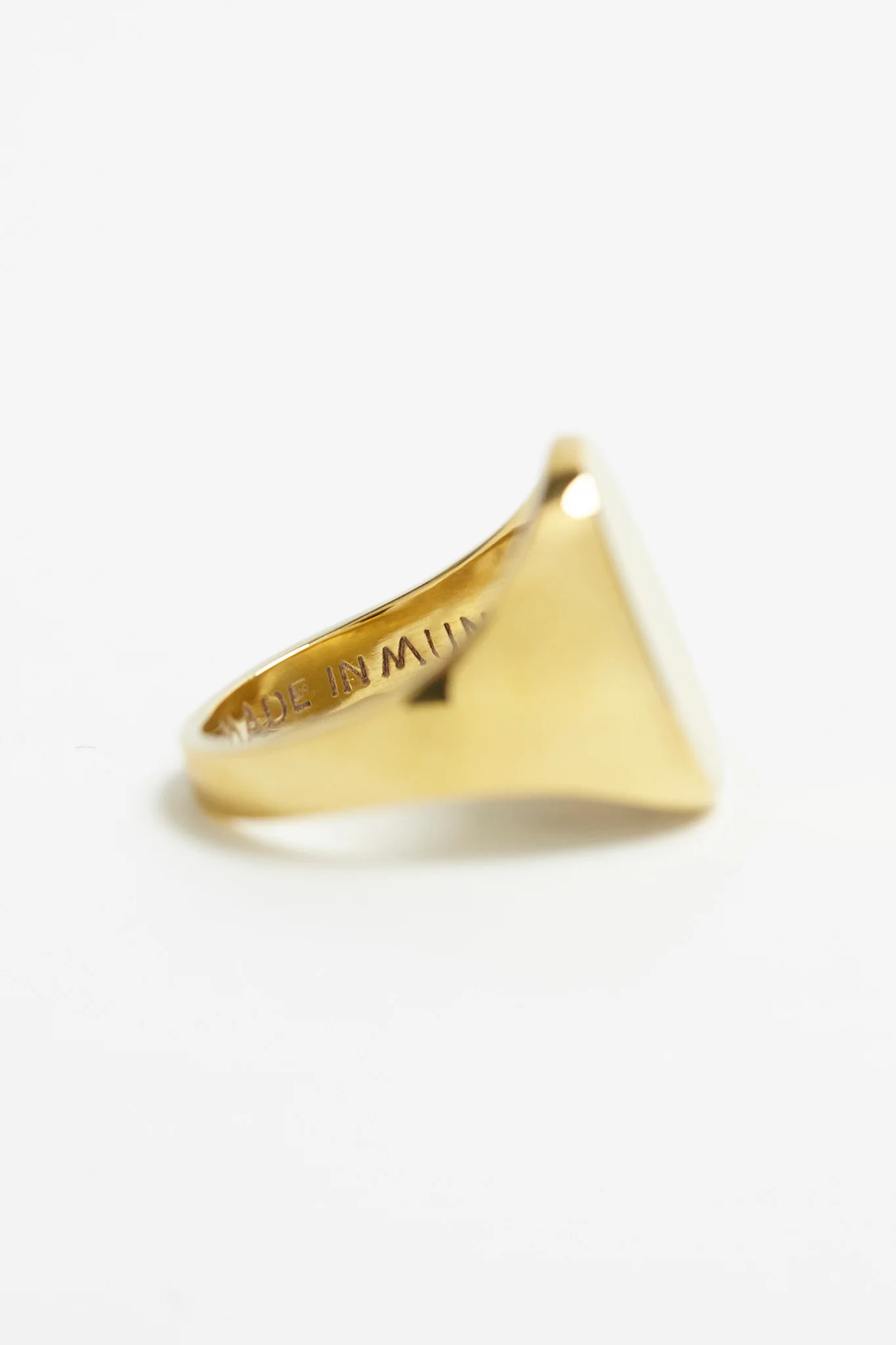 SIGNET RING GOLD