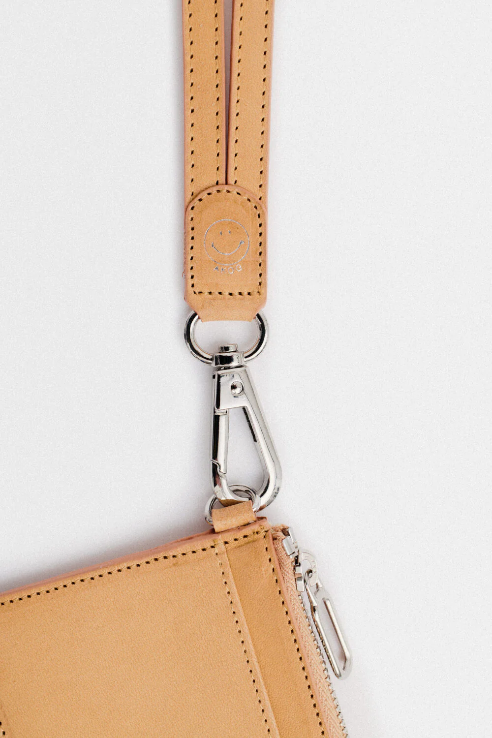 STRAPPED WALLET - Image 4