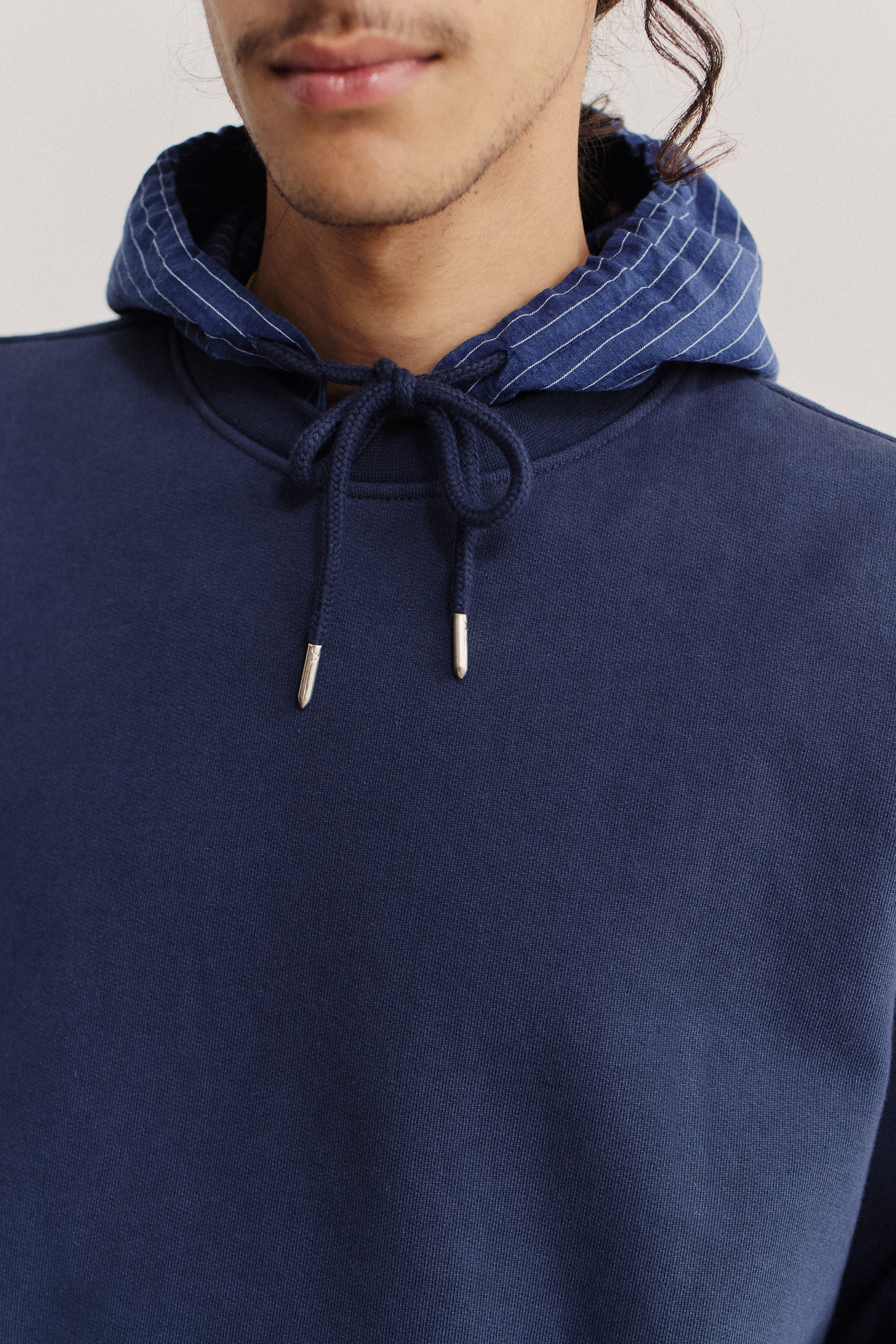 TARI HOODED CREWNECK - Image 8