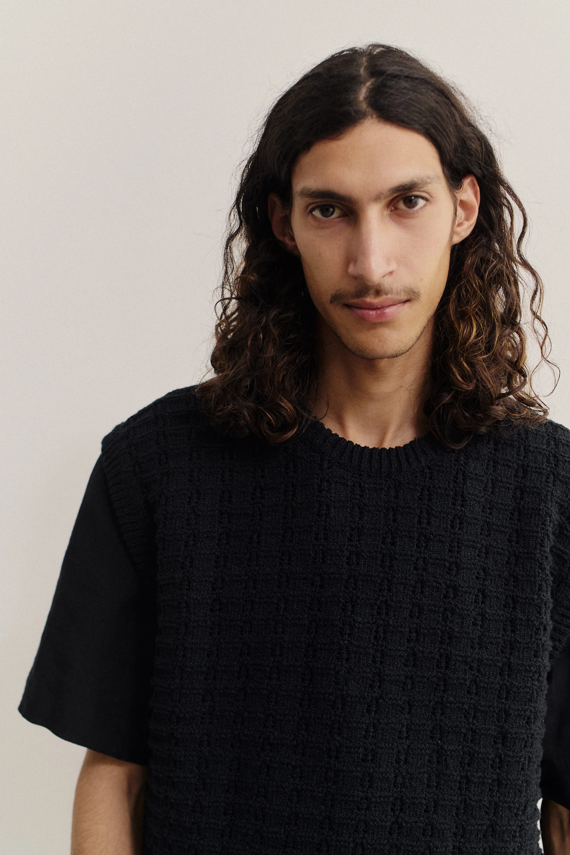 TEMBE KNIT VEST - Image 6