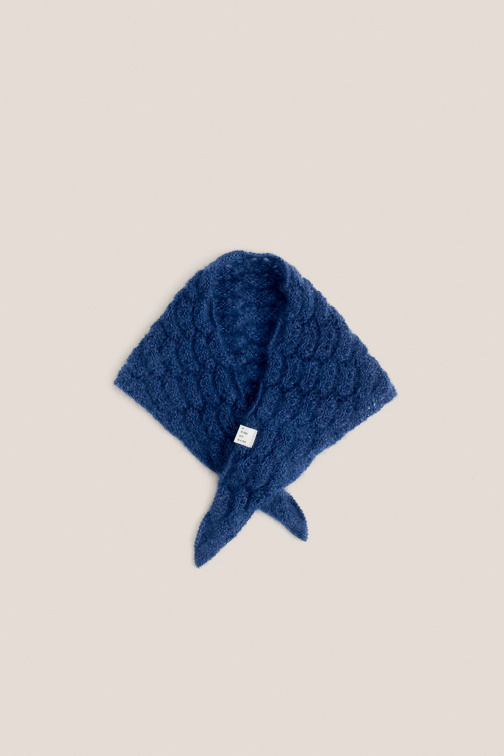 TES TRIANGLE SCARF - Image 4