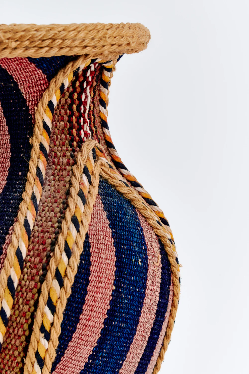 WOVEN VASE - Image 2