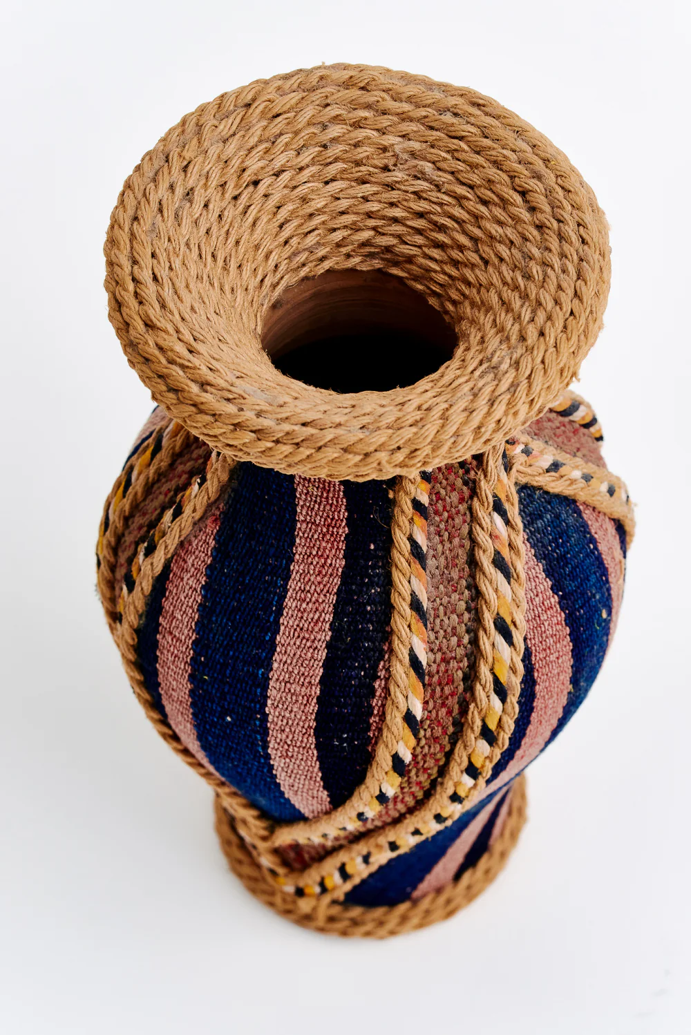 WOVEN VASE - Image 3